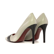 Load image into Gallery viewer, IVANNA CAP-TOE PUMPS | Cream & Black