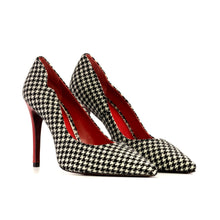 Load image into Gallery viewer, HARLOW HOUNDSTOOTH PUMPS