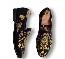 Load image into Gallery viewer, Esho Full Embroidered Velvet Loafers
